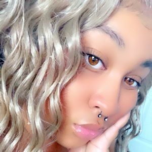 Meet your Posher, Briana